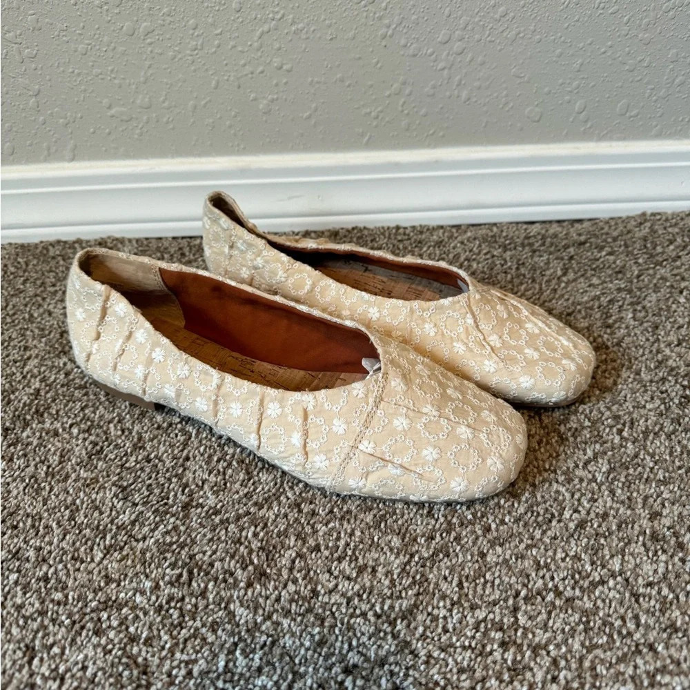 Korks Palmer Ballet Flat Eyelet Fabric Square Toe Size 8.5 Womens - Picture 1 of 10